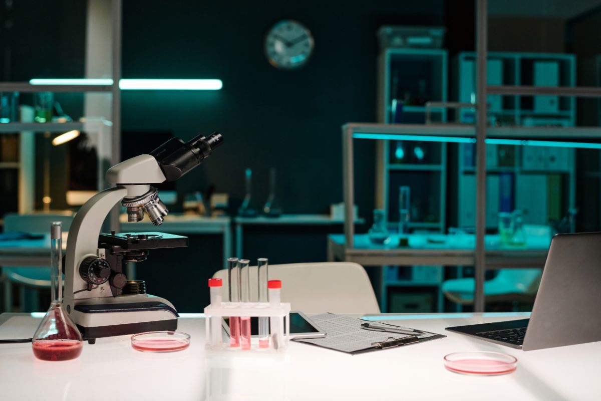 Expert Lab Expert Laboratory Services for Bacteriophage Clinical Trials